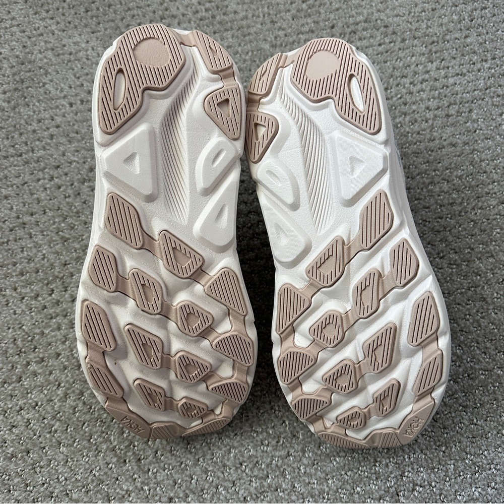 Hoka One One Clifton 9 ‘Shifting Sand’ – Women’s Size 7 - Picture 5 of 5